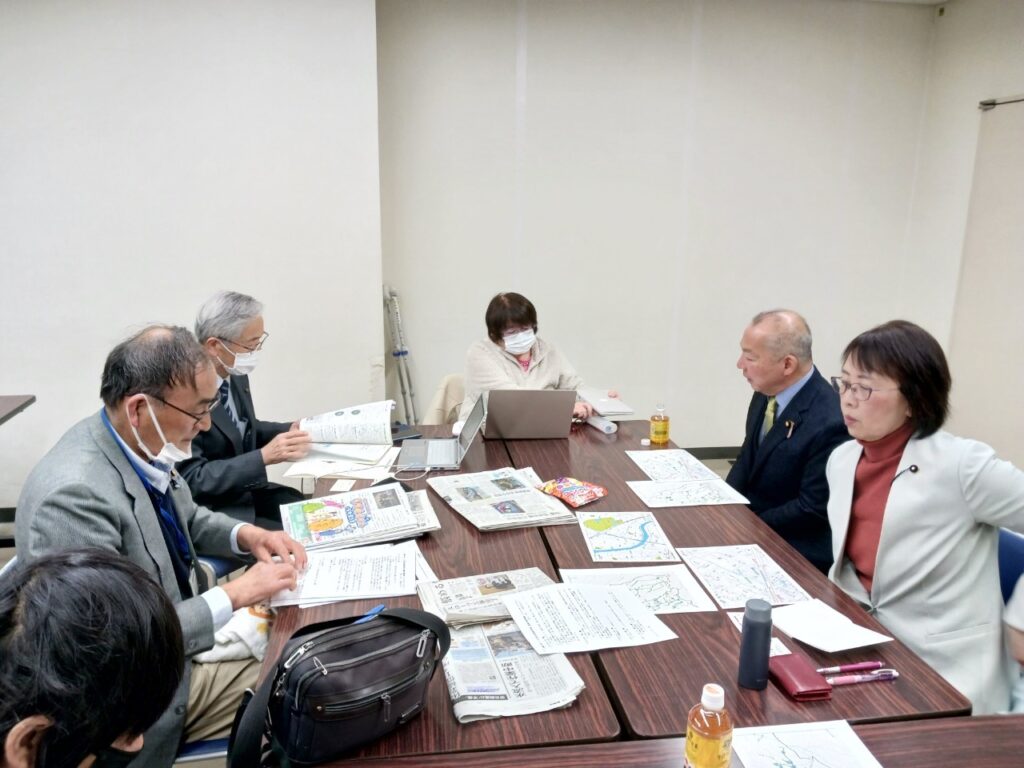 八潮道路陥没問題で、八潮市議団、伊藤岳参議院議員と意見交換